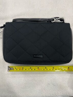 Vera Bradley Black Quilted Wristlet Organizer